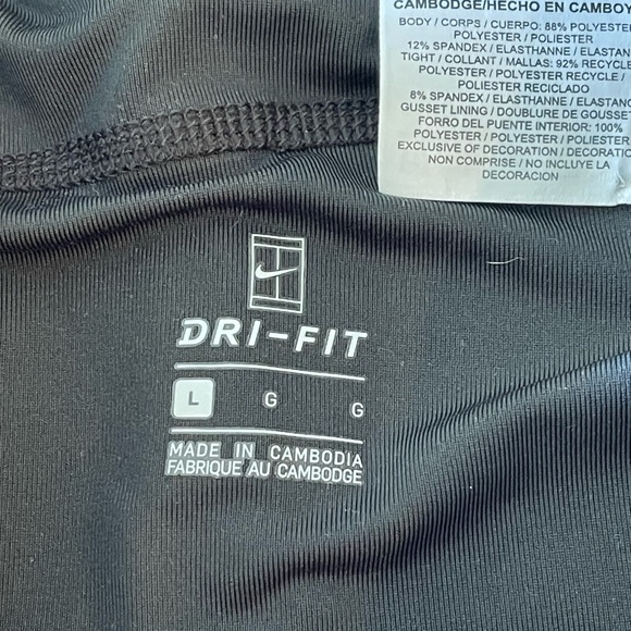 Nike Court Dri Fit tennis shorts. Lining inside, size L. NWT - Picture 3 of 4